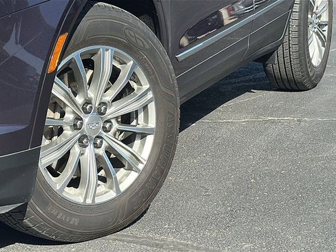 Used 2019 Cadillac XT5 Luxury image 3