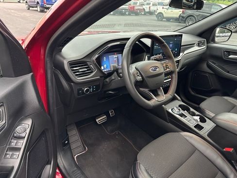 Used 2023 Ford Escape ST-Line w/ Tech Pack #1 AWD/4WD image 8