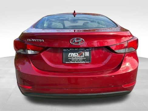 Used 2015 Hyundai Elantra SE image 5