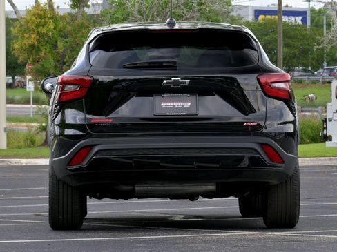 Used 2025 Chevrolet Trax RS w/ Driver Confidence Package FWD image 32