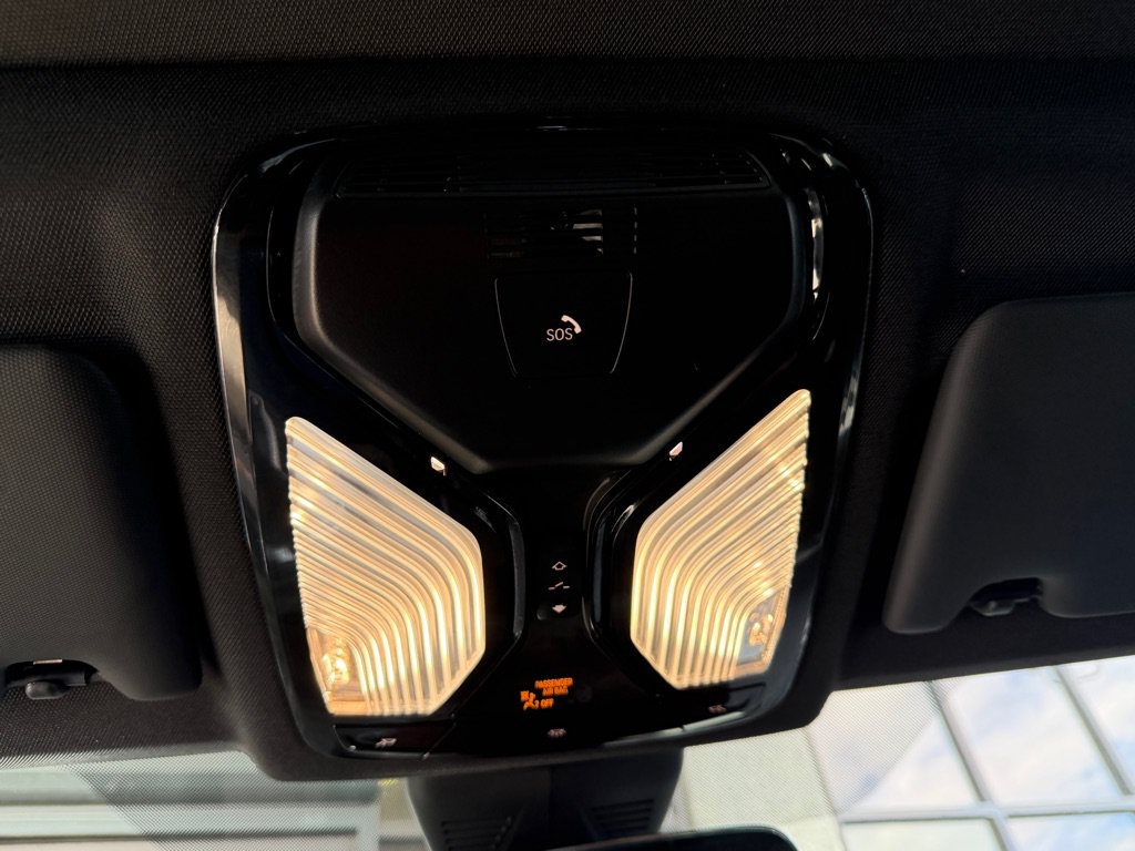 Used 2027 BMW M3 Competition AWD/4WD image 18