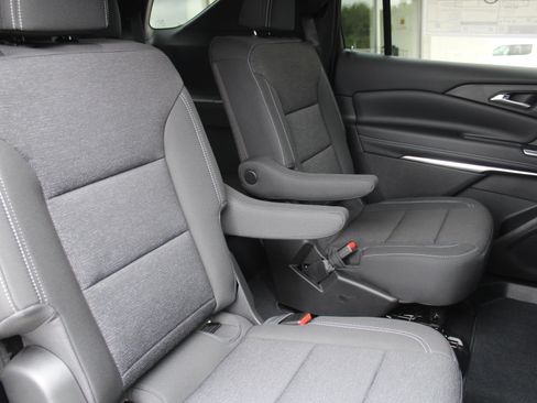 New 2027 Chevrolet Traverse LT w/ Midnight/Sport Edition AWD/4WD image 16