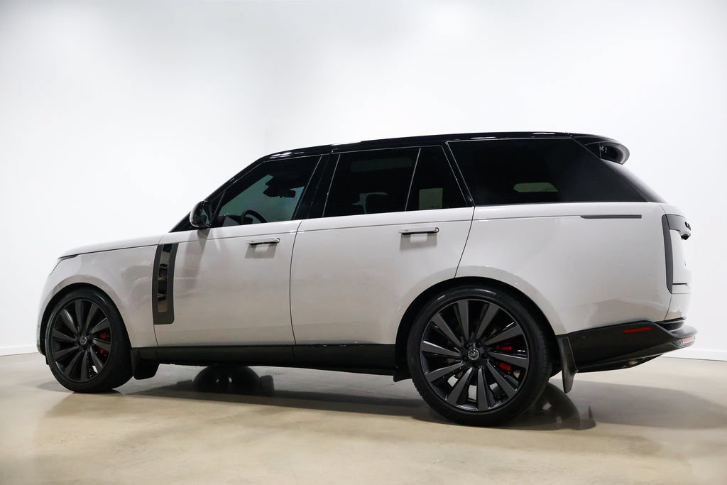 Used 2025 Land Rover Range Rover SV AWD/4WD image 6