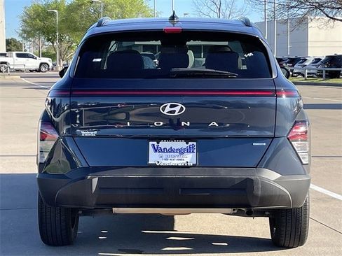 Used 2025 Hyundai Kona SEL image 5