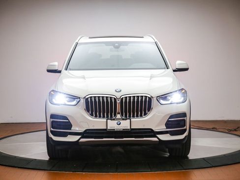 Used 2022 BMW X5 xDrive40i w/ Parking Assistance Package AWD/4WD image 7