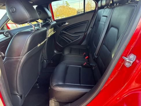 Used 2018 Mercedes-Benz GLA 250 4MATIC image 16