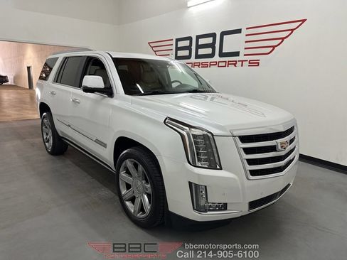 Used 2016 Cadillac Escalade Premium RWD image 1