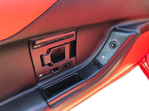Used 1995 Chevrolet Corvette Convertible RWD image 18