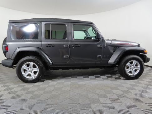 Used 2022 Jeep Wrangler Unlimited Sport S image 40