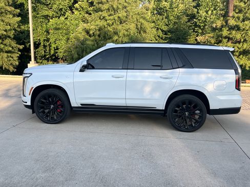 Used 2026 Cadillac Escalade Platinum Sport w/ LPO, ONYX Package AWD/4WD image 6