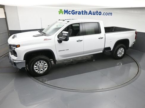 Used 2024 Chevrolet Silverado 3500 LTZ w/ LTZ Plus Package AWD/4WD image 17