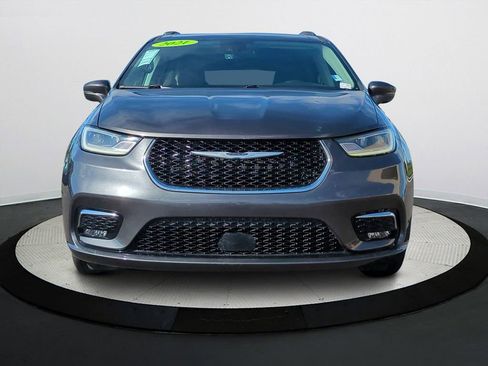 Used 2021 Chrysler Pacifica Touring-L image 8