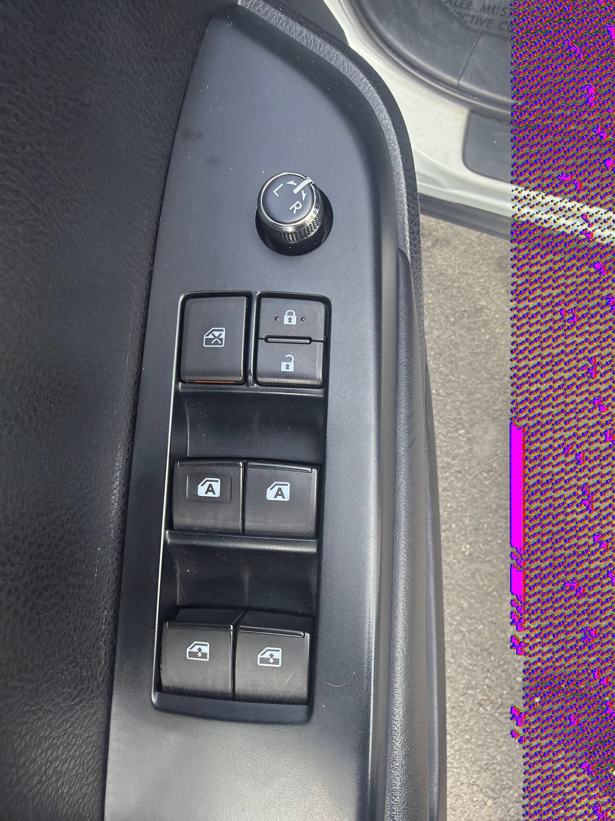 Used 2018 Toyota Highlander XLE AWD/4WD image 23