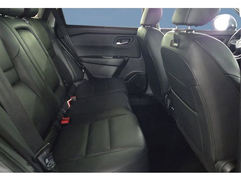 Used 2024 Nissan Rogue SV w/ SV Premium Package image 17