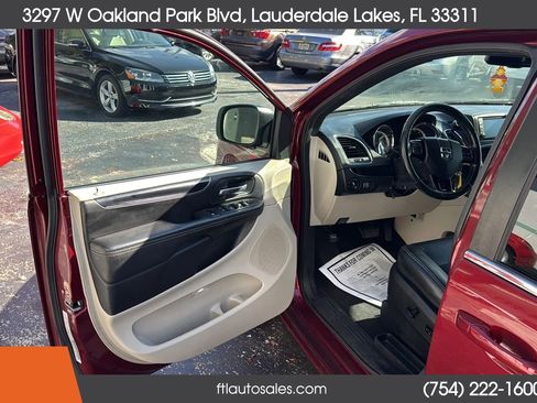 Used 2018 Dodge Grand Caravan SXT image 10