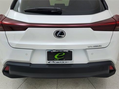 Used 2024 Lexus UX 250h FWD image 11