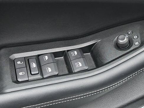 Used 2025 Jeep Grand Cherokee Limited 4xe image 14