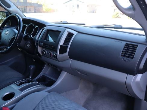 Used 2010 Toyota Tacoma 4x4 Double Cab image 17