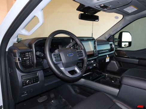 New 2026 Ford F250 Lariat w/ Black Appearance Package image 23