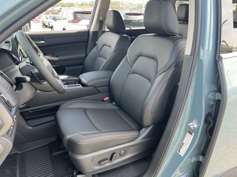 New 2026 Nissan Pathfinder SL image 18