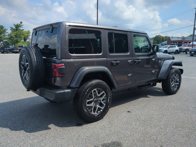New 2026 Jeep Wrangler Unlimited Sahara w/ Technology Group AWD/4WD image 4