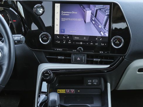 Used 2024 Lexus NX 350h AWD image 16
