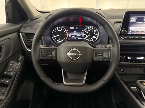New 2026 Nissan Rogue SV FWD image 17