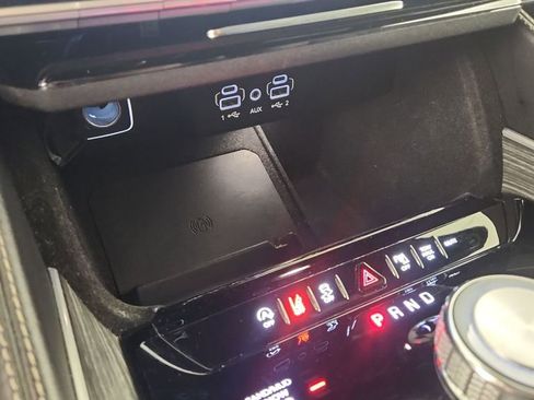 Used 2024 Jeep Wagoneer L Series II w/ Flexible Seating Group image 18