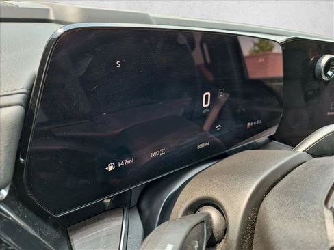 Used 2026 Chevrolet Suburban LT w/ Comfort Package AWD/4WD image 11