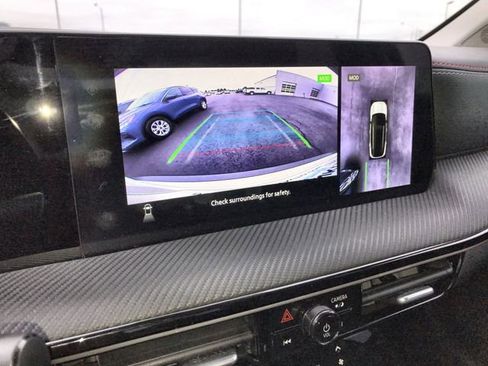 Certified 2025 Nissan Kicks SR FWD image 17