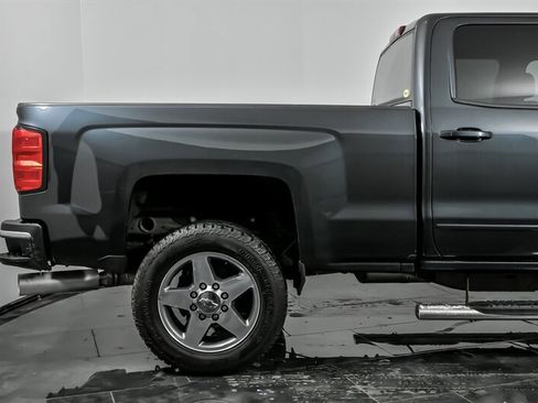 Used 2018 Chevrolet Silverado 2500 LT image 11