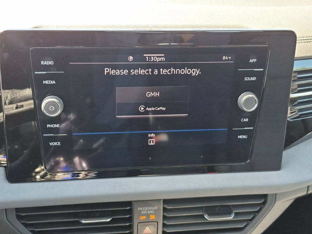 Used 2025 Volkswagen Jetta SE FWD image 17