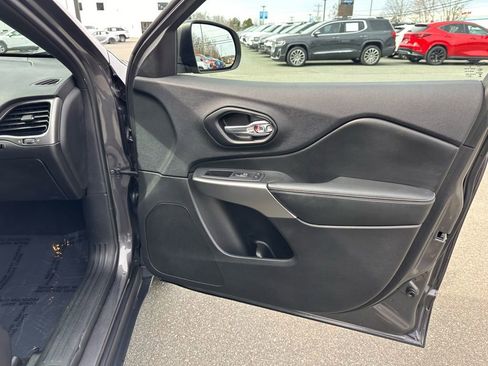 Used 2021 Jeep Cherokee Latitude Lux 80th Anniv w/ Quick Order Package 26U 80TH image 20