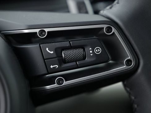 New 2025 Porsche Cayenne Coupe image 38