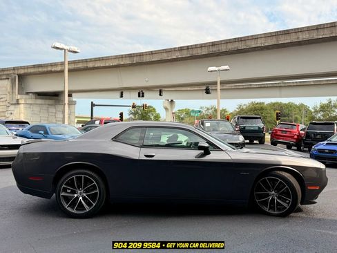 Used 2018 Dodge Challenger R/T w/ Performance Handling Group RWD image 11