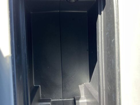 Used 2021 Toyota Highlander LE image 36