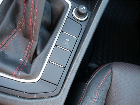 Certified 2023 Volkswagen Jetta GLI Autobahn image 31