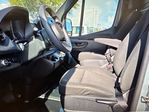 Used 2024 Mercedes-Benz Sprinter 2500 w/ Acoustic Package image 5