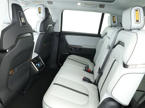 Used 2024 Rivian R1S Adventure image 22