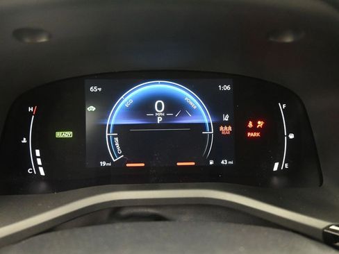New 2026 Toyota Camry Hybrid FWD image 17