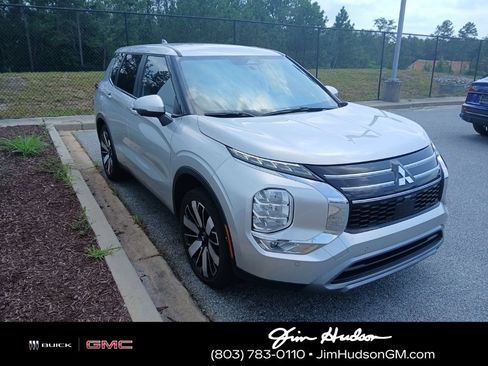 Used 2025 Mitsubishi Outlander SE FWD image 5