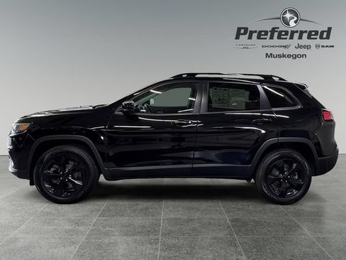 Used 2020 Jeep Cherokee Latitude Plus AWD/4WD image 9