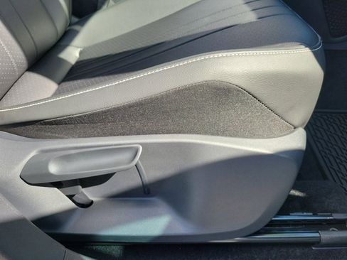 Used 2024 Volkswagen Tiguan SE R-Line image 7