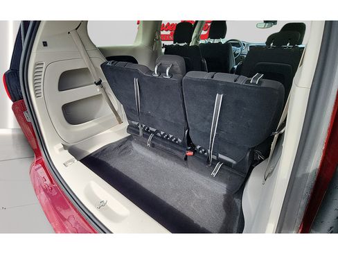 Used 2023 Chrysler Voyager LX FWD image 17