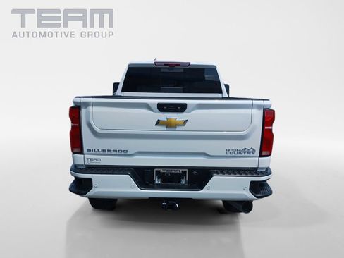 Used 2024 Chevrolet Silverado 2500 High Country w/ High Country Premium Package AWD/4WD image 6