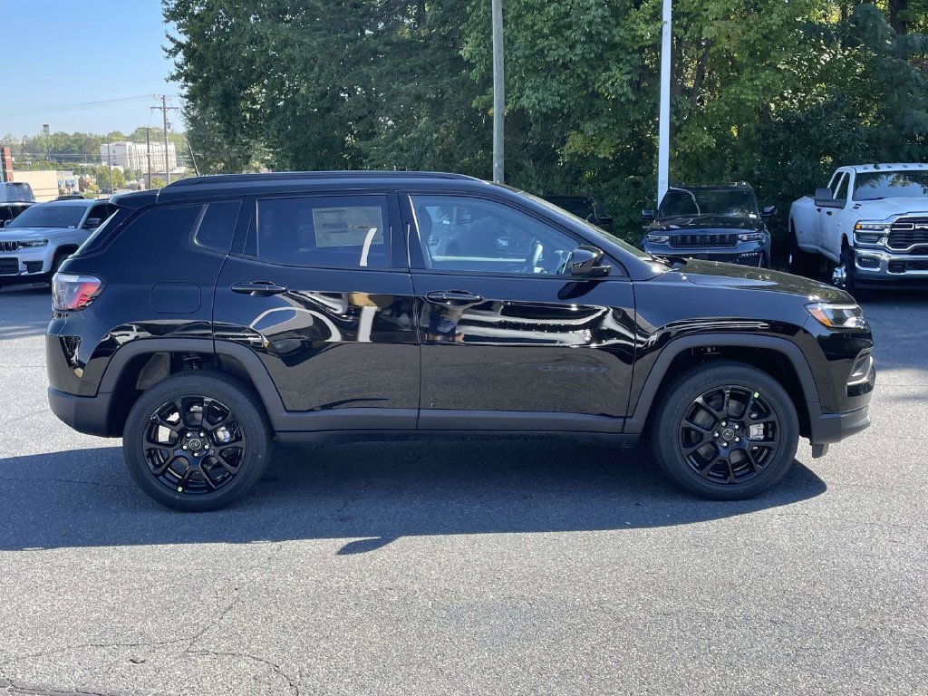 New 2027 Jeep Compass Latitude AWD/4WD image 9