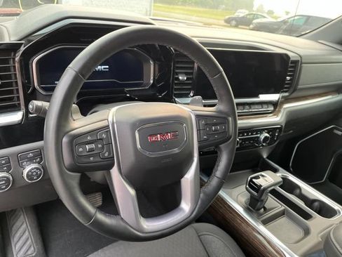 Used 2024 GMC Sierra 1500 Elevation w/ Preferred Package AWD/4WD image 9