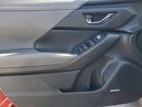 Certified 2024 Subaru Crosstrek 2.5i Limited w/ Crosstrek Mirror Package image 21