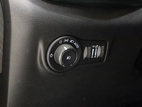 Used 2025 Jeep Compass Latitude AWD/4WD image 14