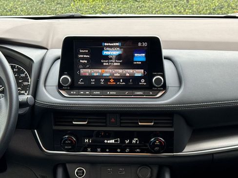 Used 2023 Nissan Rogue SV image 15